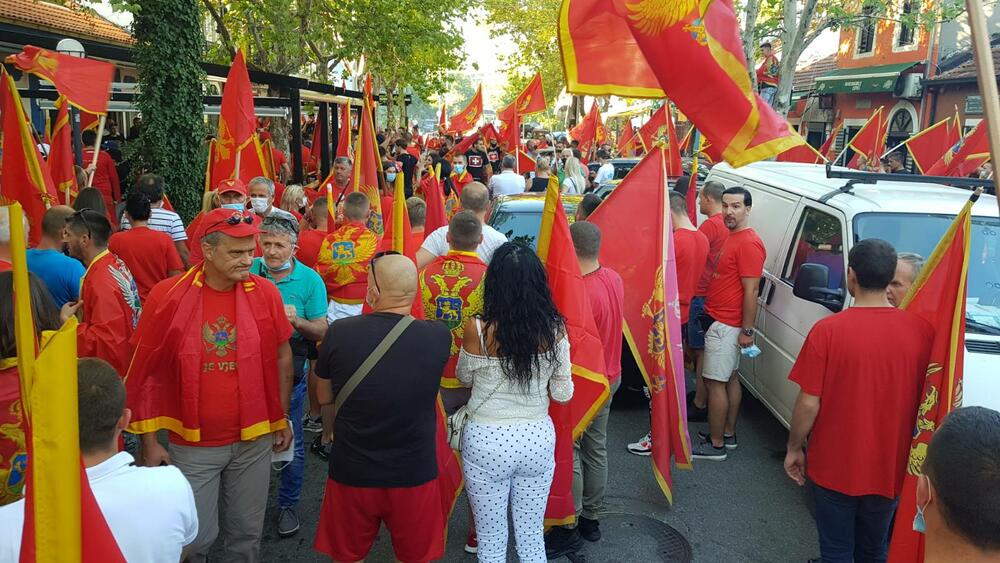 <p>Peđa Vušurović je istakao da je jedina partija koji ih je okupila - Crna Gora</p>