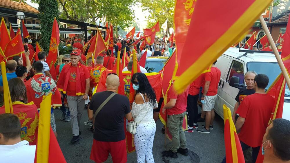 <p>Peđa Vušurović je istakao da je jedina partija koji ih je okupila - Crna Gora</p>