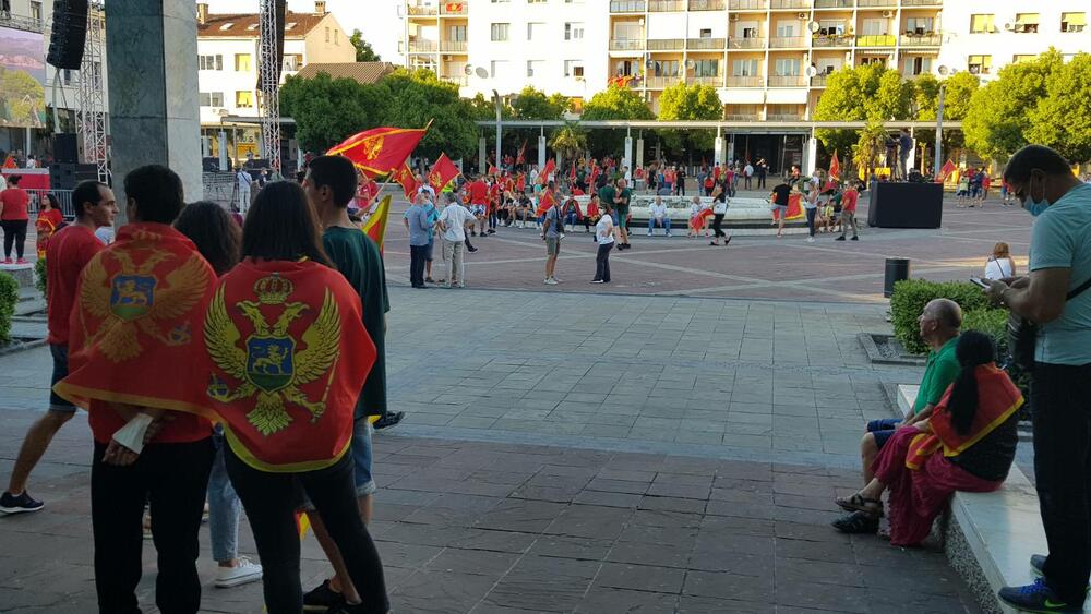 <p>Peđa Vušurović je istakao da je jedina partija koji ih je okupila - Crna Gora</p>