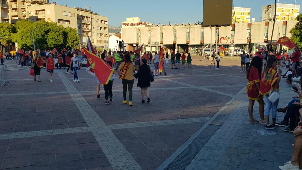 <p>Peđa Vušurović je istakao da je jedina partija koji ih je okupila - Crna Gora</p>