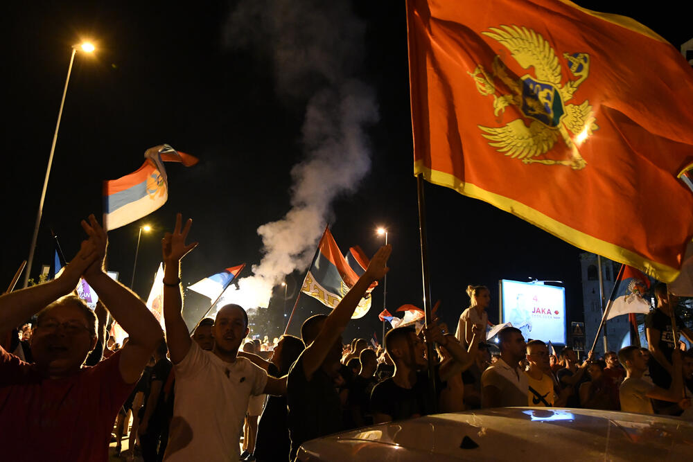 Slavlje u Podgorici nakon proglašenja rezultata, Foto: Savo Prelević