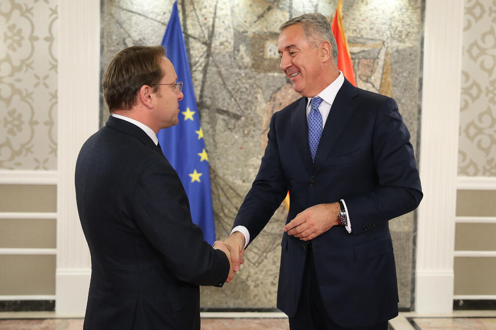 Đukanović i komesar Evropske unije za proširenje Oliver Varhelji, Foto: Predsjednik.me