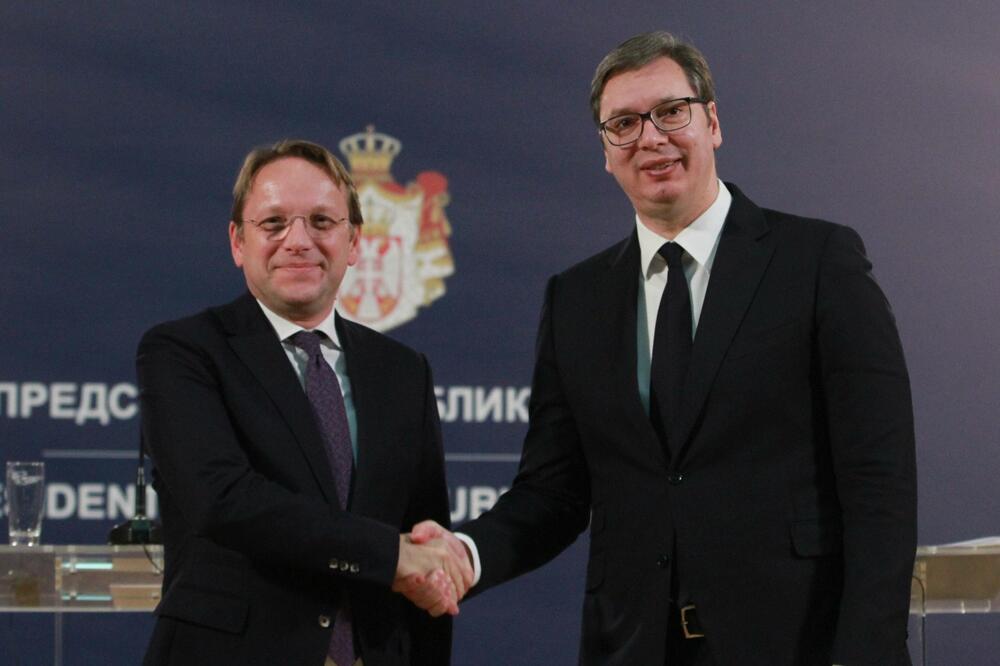 Oliver Varhelji i Aleksandar Vučić, Foto: Beta/AP