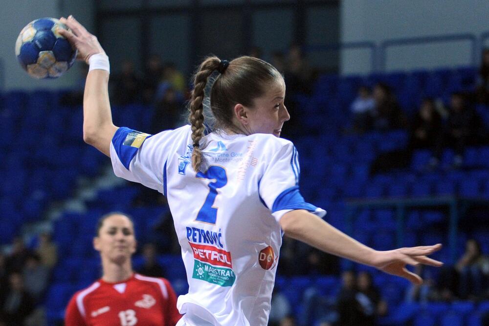 Radmila Petrović na utakmici sa Podravkom 2014. godine, Foto: Savo Prelević