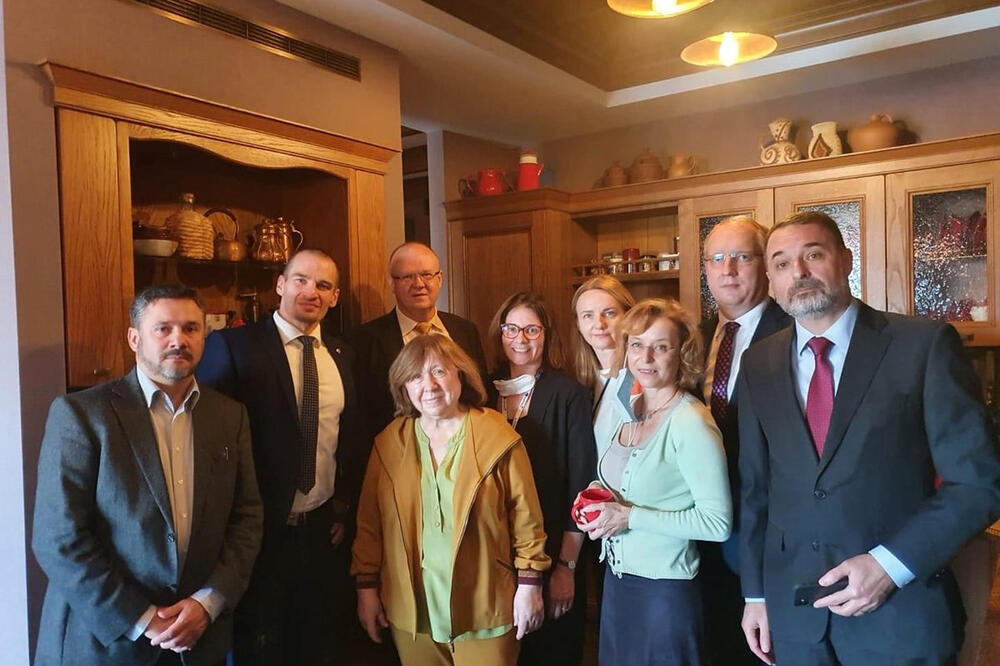 Diplomate u stanu Svetlane Aleksijevič, Foto: Reuters