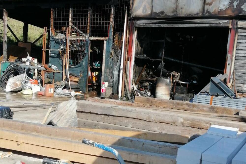 Izgoreli hangar, Foto: Vuk Lajović