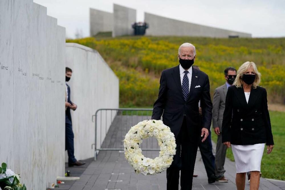 Bajden na komemoraciji, Foto: AP