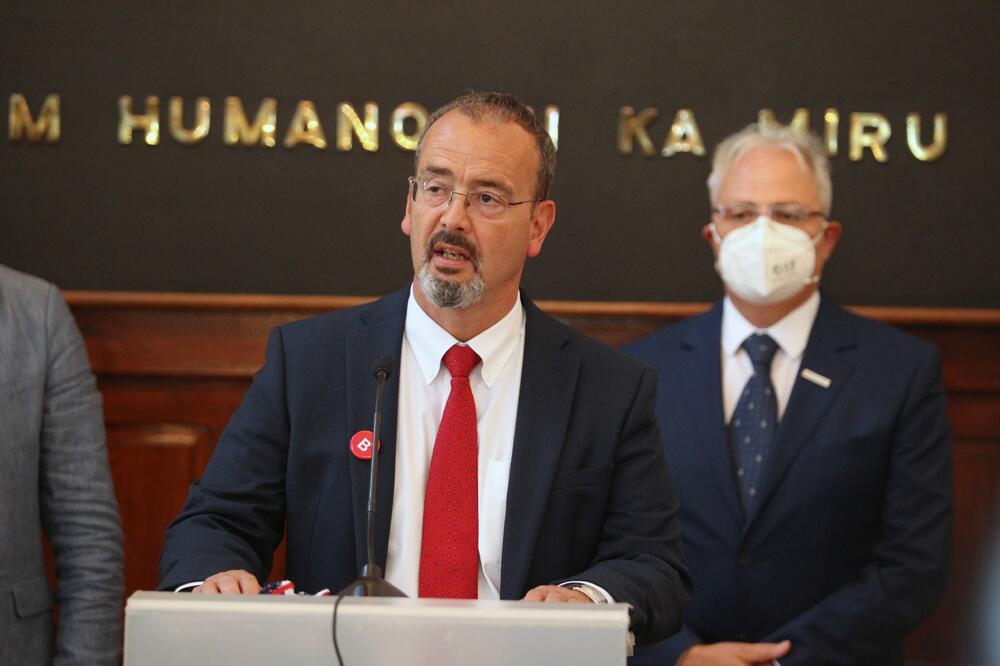 Entoni Godfri, Foto: Betaphoto