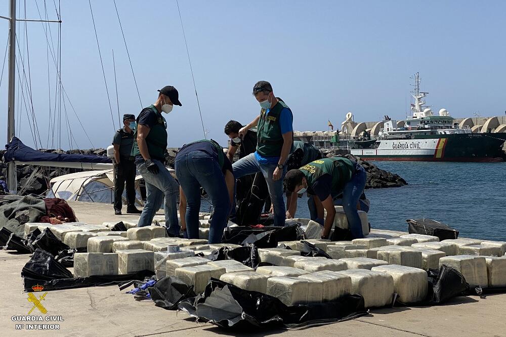 Pronađeno 980 paketa sa oko tonu kokaina, Foto: guardiacivil.es