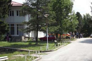 Bolnica u Pljevljima bez vode tri dana, nose je u bidonima