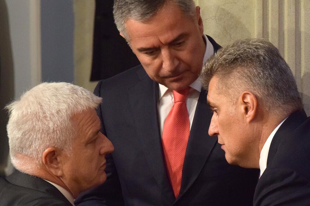 Savjet za bezbjednost podnosi predlog, Skupština odlučuje: Marković, Đukanović i Brajović, Foto: Boris Pejović