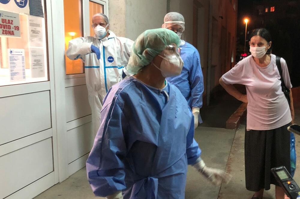 Večeras ispred nikšićke bolnice, Foto: Svetlana Mandić