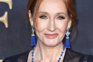 J.K. Rowling u novoj knjizi: "Nikad ne vjerujte muškarcu u haljini‘