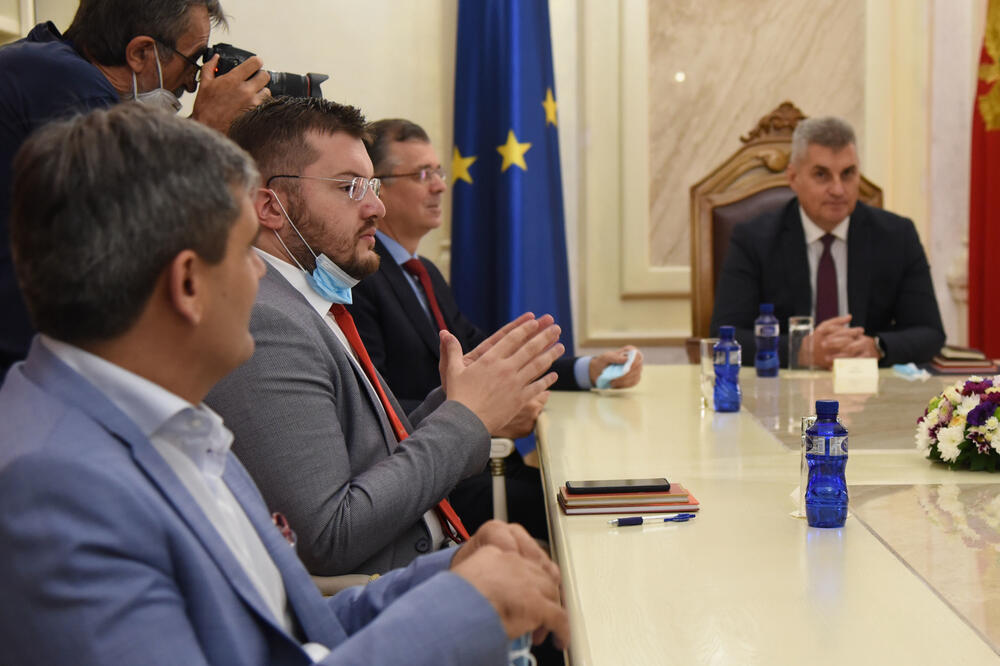 <p>Državna izborna komisija (DIK) u ponedeljak je utvrdila konačne rezultate parlamentarnih izbora u Crnoj Gori, koji su održani 30. avgusta</p>