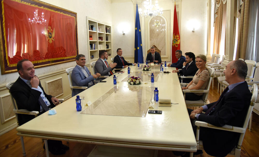 <p>Državna izborna komisija (DIK) u ponedeljak je utvrdila konačne rezultate parlamentarnih izbora u Crnoj Gori, koji su održani 30. avgusta</p>