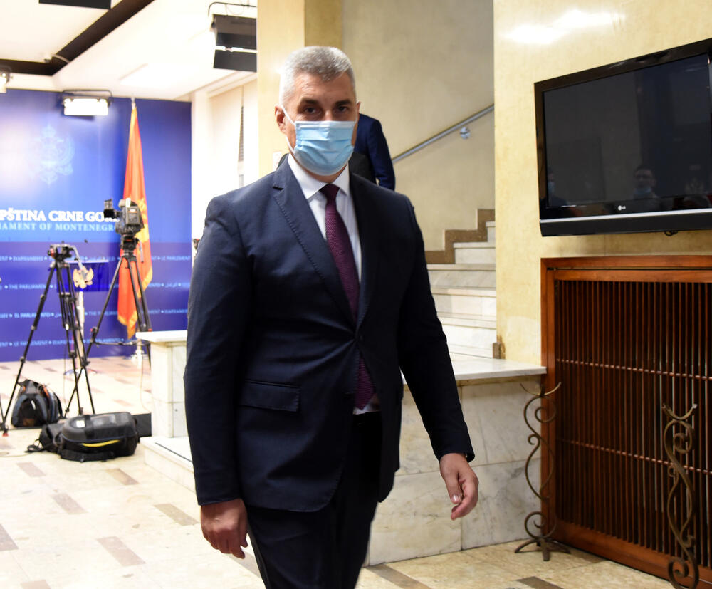 <p>Državna izborna komisija (DIK) u ponedeljak je utvrdila konačne rezultate parlamentarnih izbora u Crnoj Gori, koji su održani 30. avgusta</p>