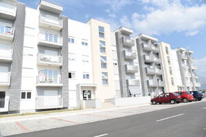 Kućili se da dobro zarade