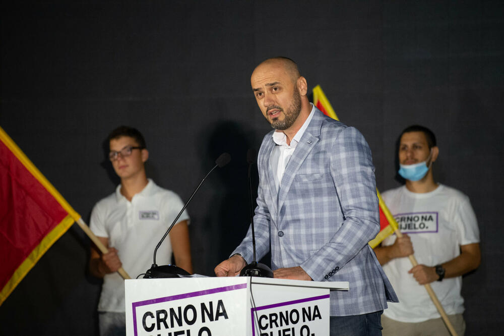 Hadžić, Foto: Crno na bijelo