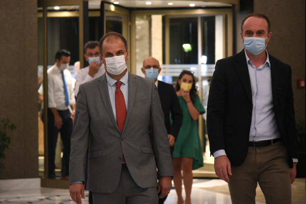 Albanska lista i naš narod dijeli zajedničke vrijednosti sa politikom SAD: Genci Nimanbegu i Nik Đeljošaj, Foto: Boris Pejović