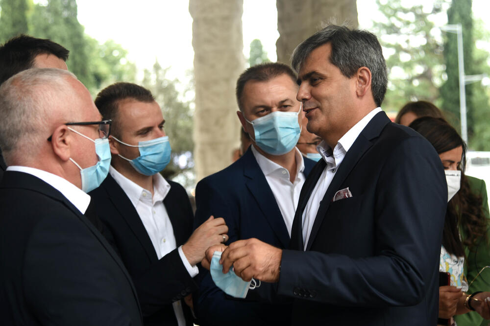 Ibrahimović (desno) sa kolegama, Foto: Boris Pejović