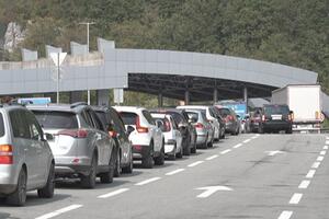 Na graničnom prelazu Dobrakovo bez većih zadržavanja