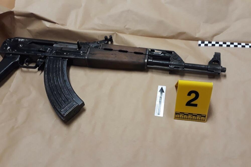 Pronađena puška, Foto: Uprava policije