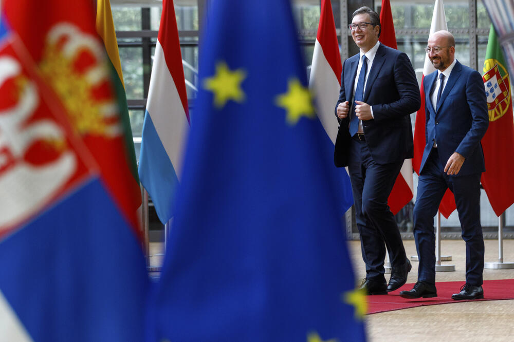 Vučić sa predsjednikom Evropskog Savjeta Šarlom Mišelom u Briselu, Foto: AP
