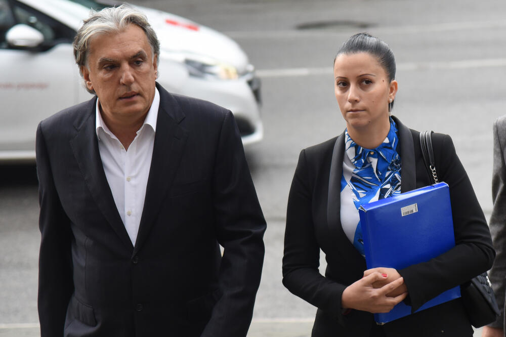 Lakićević Đuranović sa advokatom, Foto: Savo Prelević
