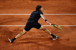 Cicipas kroz dramu do drugog kola