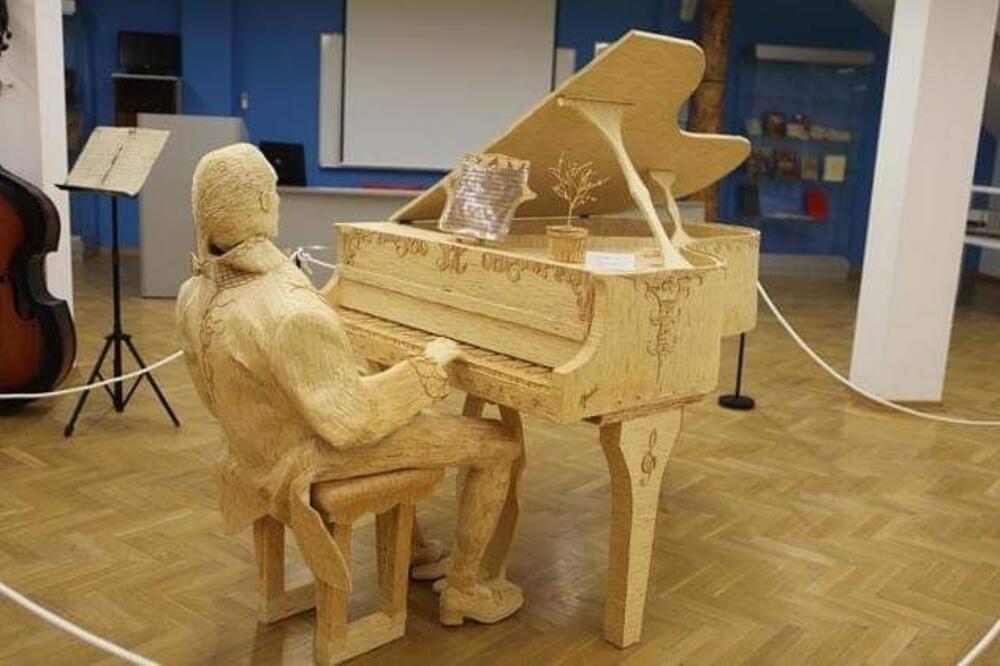 Za skulpturu “Pianist” bilo mu je potrebno 210 000 šibica, Foto: PrIvatna arhiva