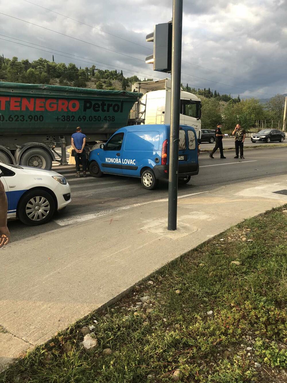 Zatvorena kolovozna traka