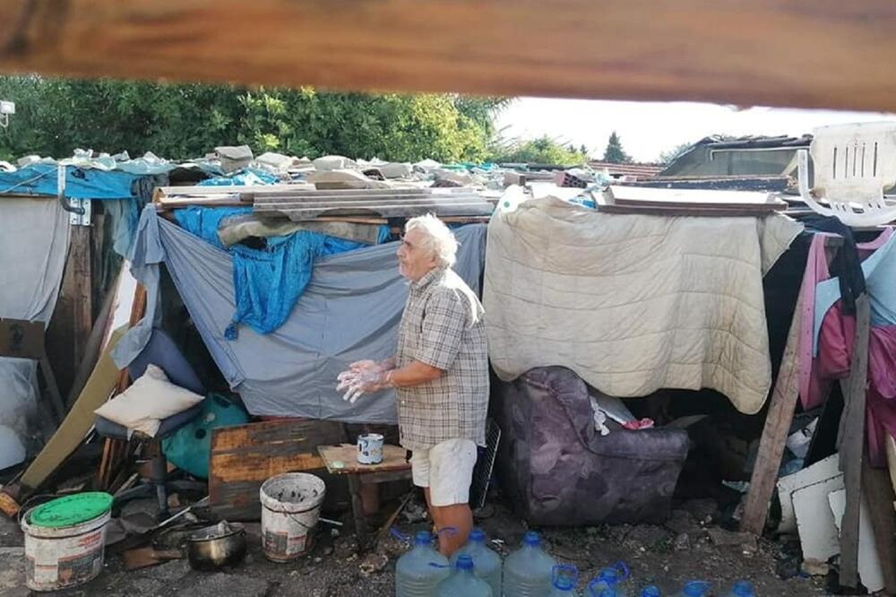 Bez osnovnih uslova za život, Foto: Gofundme