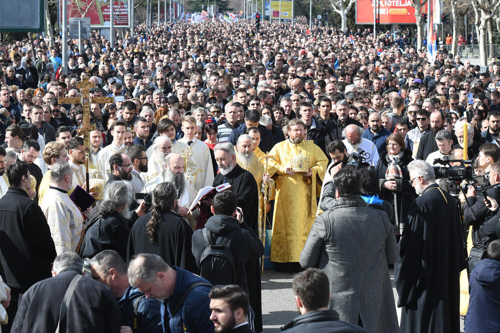 “Crkva nije stavljala pod znak pitanja čitav zakon”: sa litije u Podgorici, Foto: Savo Prelević