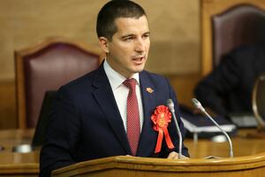 Bečić: Bećirović necivilizovanim metodama napada civilni sektor i...