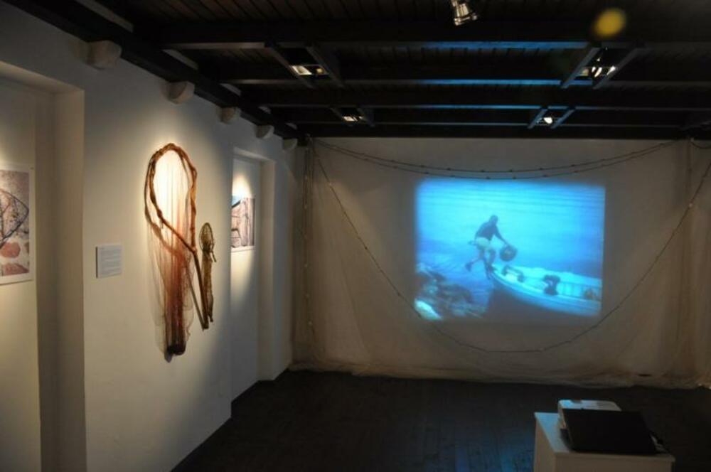 <p>“Cilj Muzeja i galerije je da što više radi na promociji muzejske djelatnosti, tako da je naš etnolog Igor Lazarević osmislio i koncipirao izložbu sačinjenu od eksponata, koji se nalaze u fundusu muzeja i galerije i par eksponata, koji su pozajmljeni od naših sugrađana.”-kazala je ona<br /> </p>