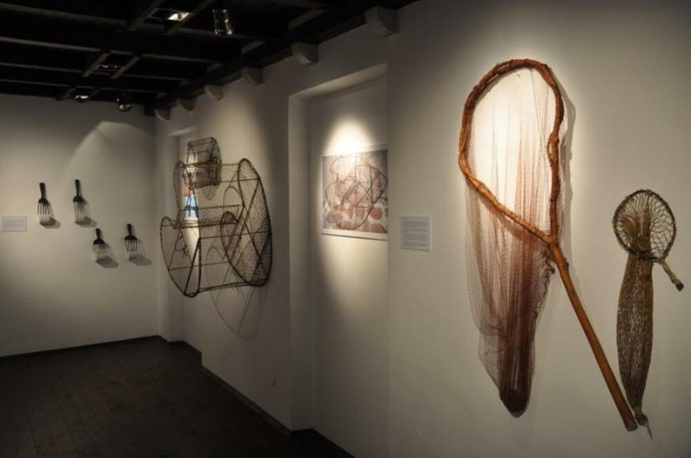 <p>“Cilj Muzeja i galerije je da što više radi na promociji muzejske djelatnosti, tako da je naš etnolog Igor Lazarević osmislio i koncipirao izložbu sačinjenu od eksponata, koji se nalaze u fundusu muzeja i galerije i par eksponata, koji su pozajmljeni od naših sugrađana.”-kazala je ona<br /> </p>