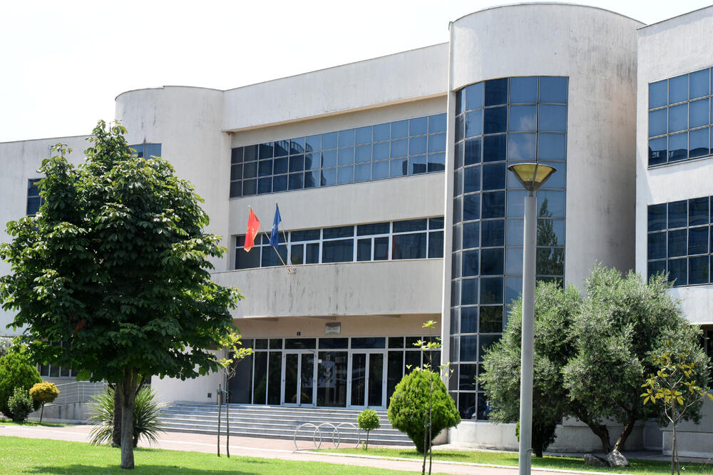 Rektor Nikolić tražio da se provjere navodi o korupciji na UCG: Zgrada Rektorata, Foto: Boris Pejović