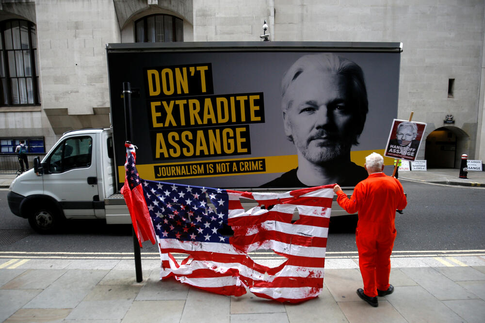Sa skupa podrške Asanžu, Foto: Reuters