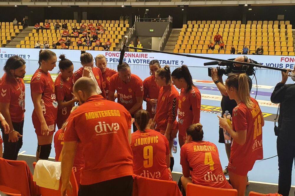 Rukometašice Crne Gore na tajm autu, Foto: RSCG