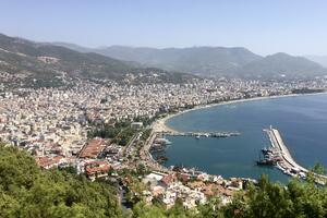 Alanya - millennia on cat's paws