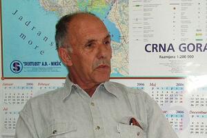 Preminuo novinar, publicista i hroničar Dino Tuzović