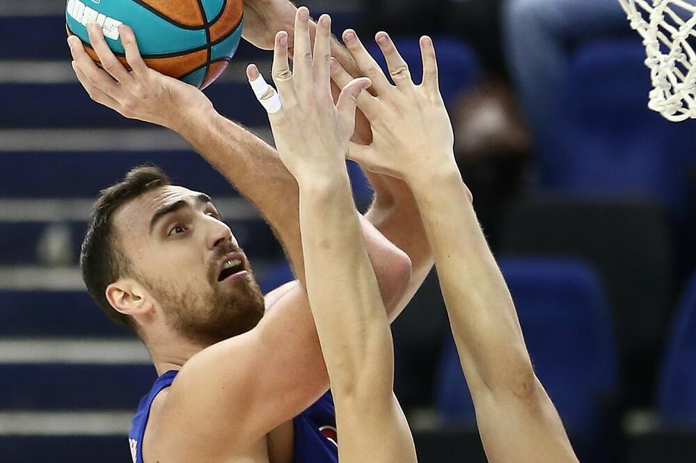 Nikola Milutinov, Foto: Twitter