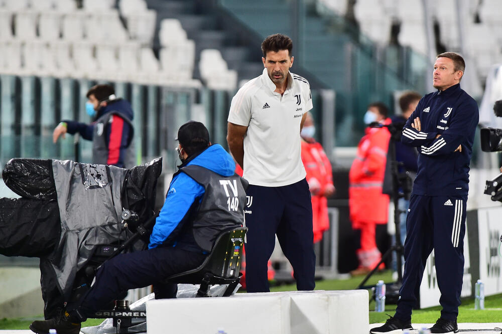 Bufon večeras na stadionu, Foto: REUTERS