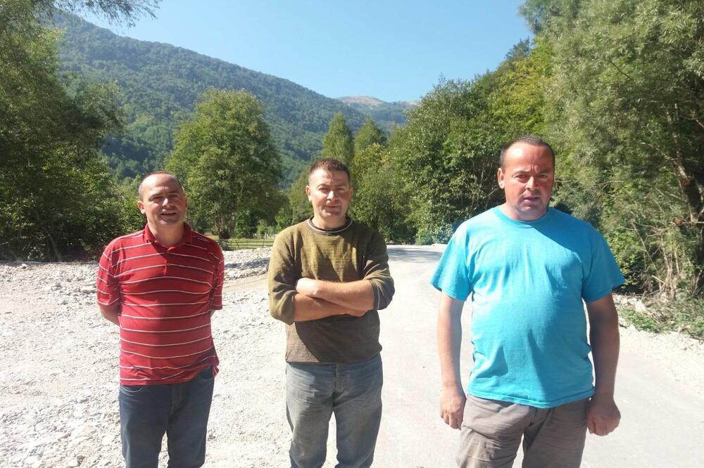 Ljubiša, Dragiša i Novo Đukić, Foto: Jadranka Ćetković