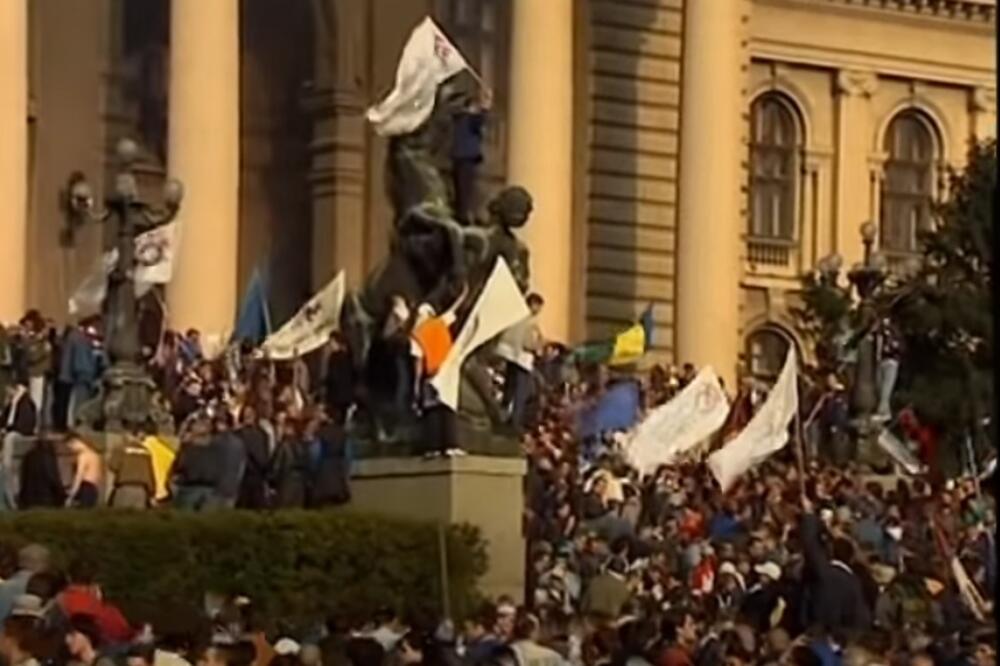 Detalj iz Beograda: 5. oktobar 2000., Foto: Screenshot/Youtube