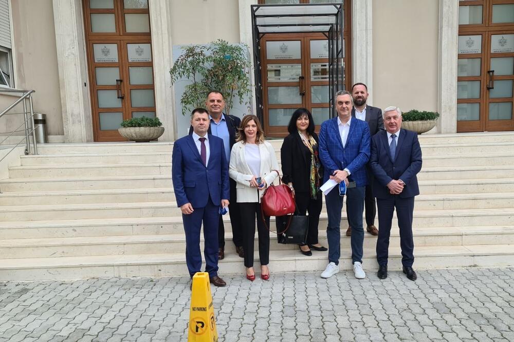 Slika sa sastnka Tirana, Foto: Ap