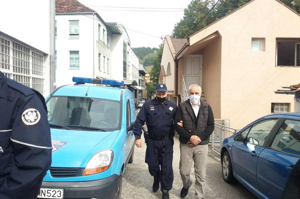 Huseinović na sprovođenju u sud, Foto: Jadrankla Ćetković