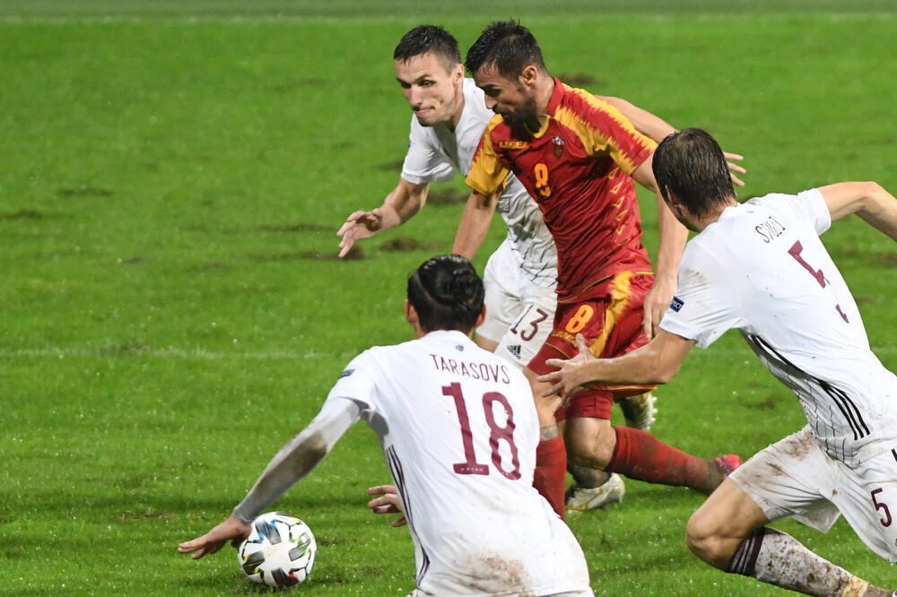 Igor Ivanović postiže gol za izjednačenje, Foto: Savo Prelević