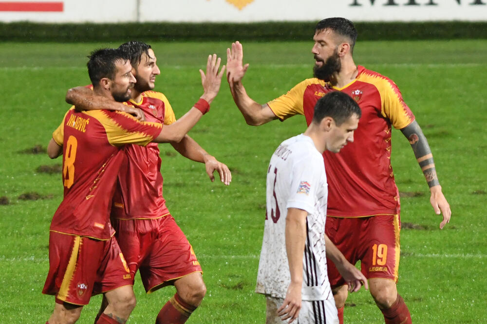 Ivanović, Vukčević i Šćekić slave gol, Foto: Savo Prelević