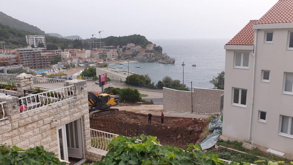 Planirana šestospratnica 